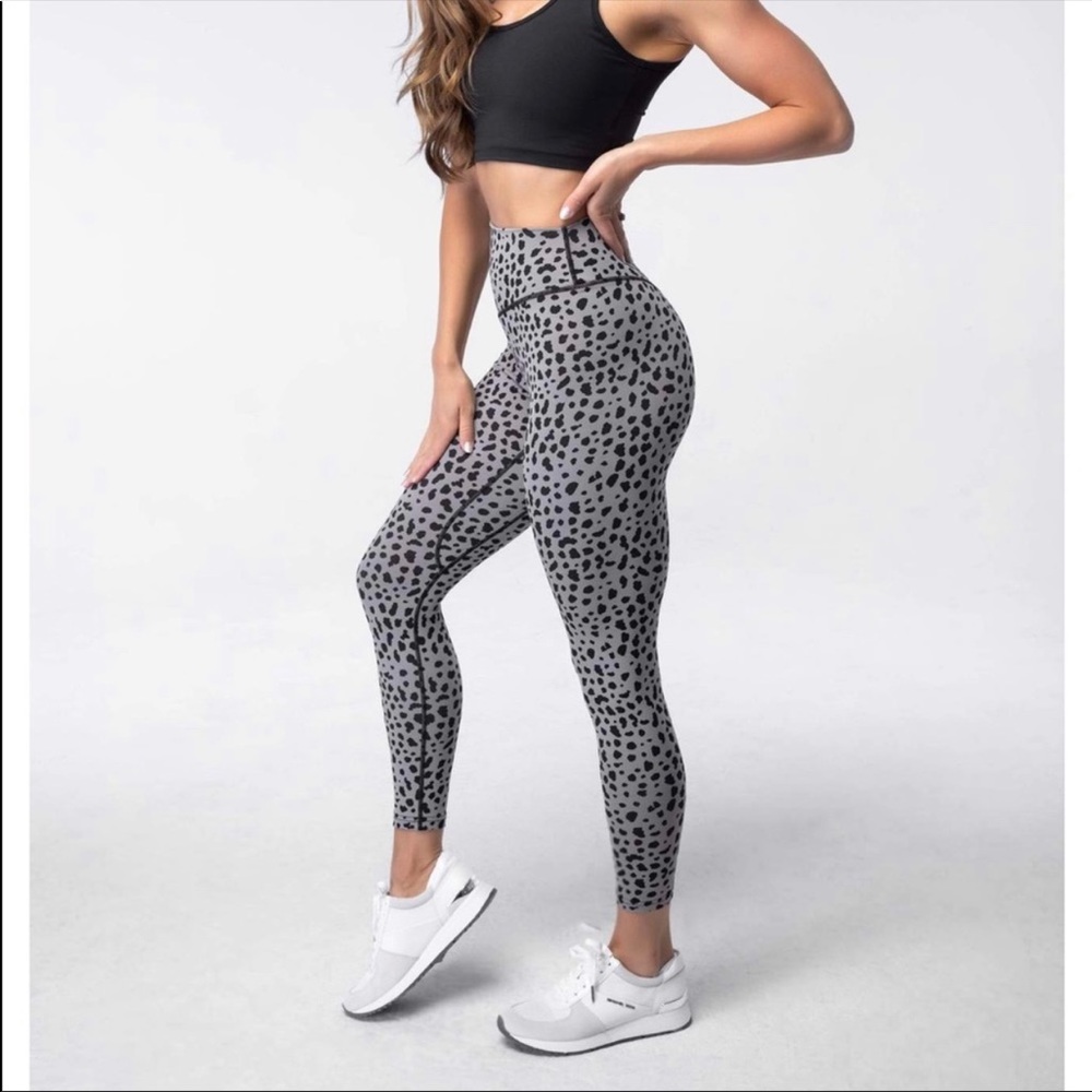Balance Athletica - Midnight Snow Leopard - Medium